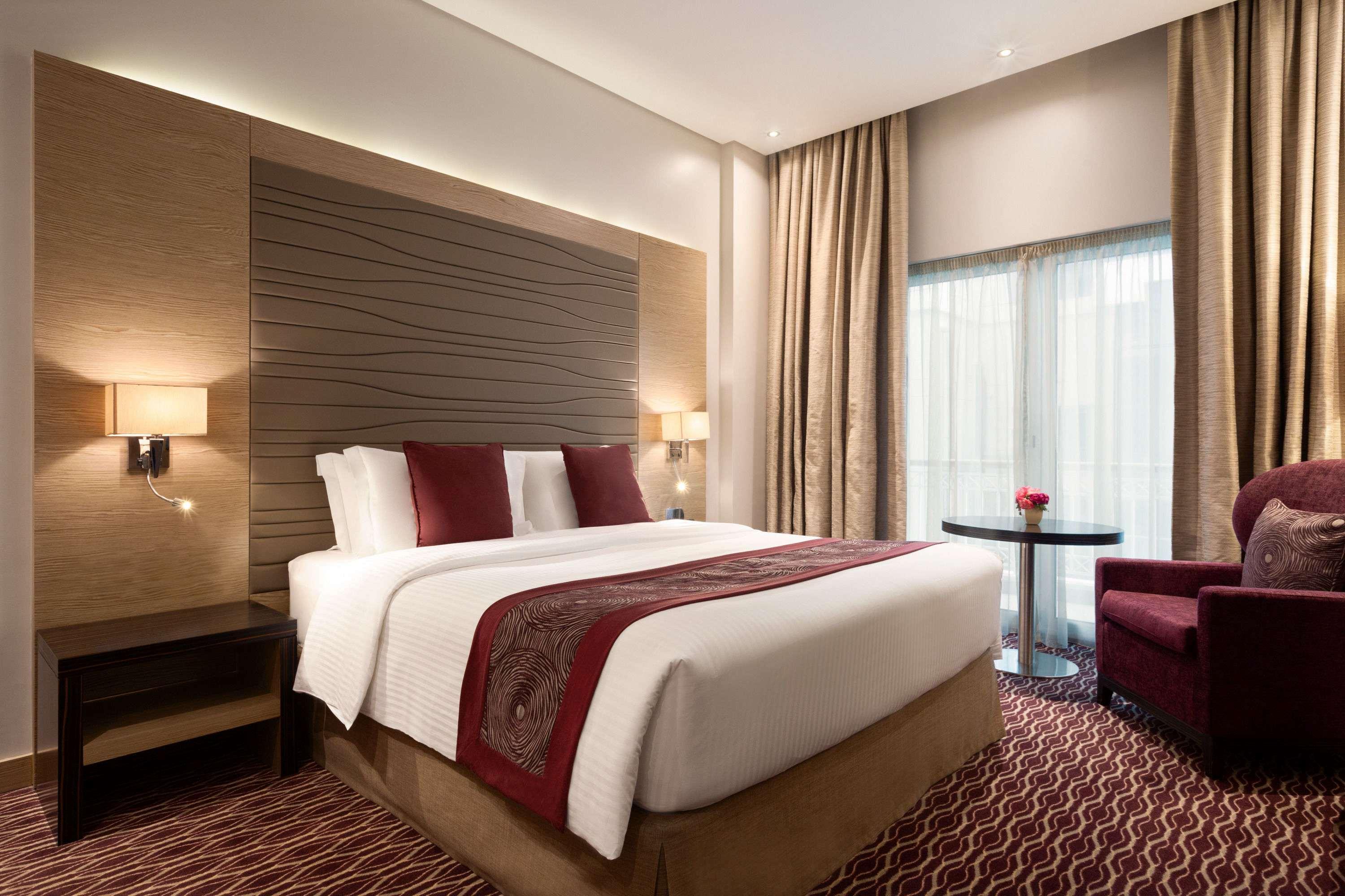 Ramada By Wyndham Manama City Centre Екстериор снимка