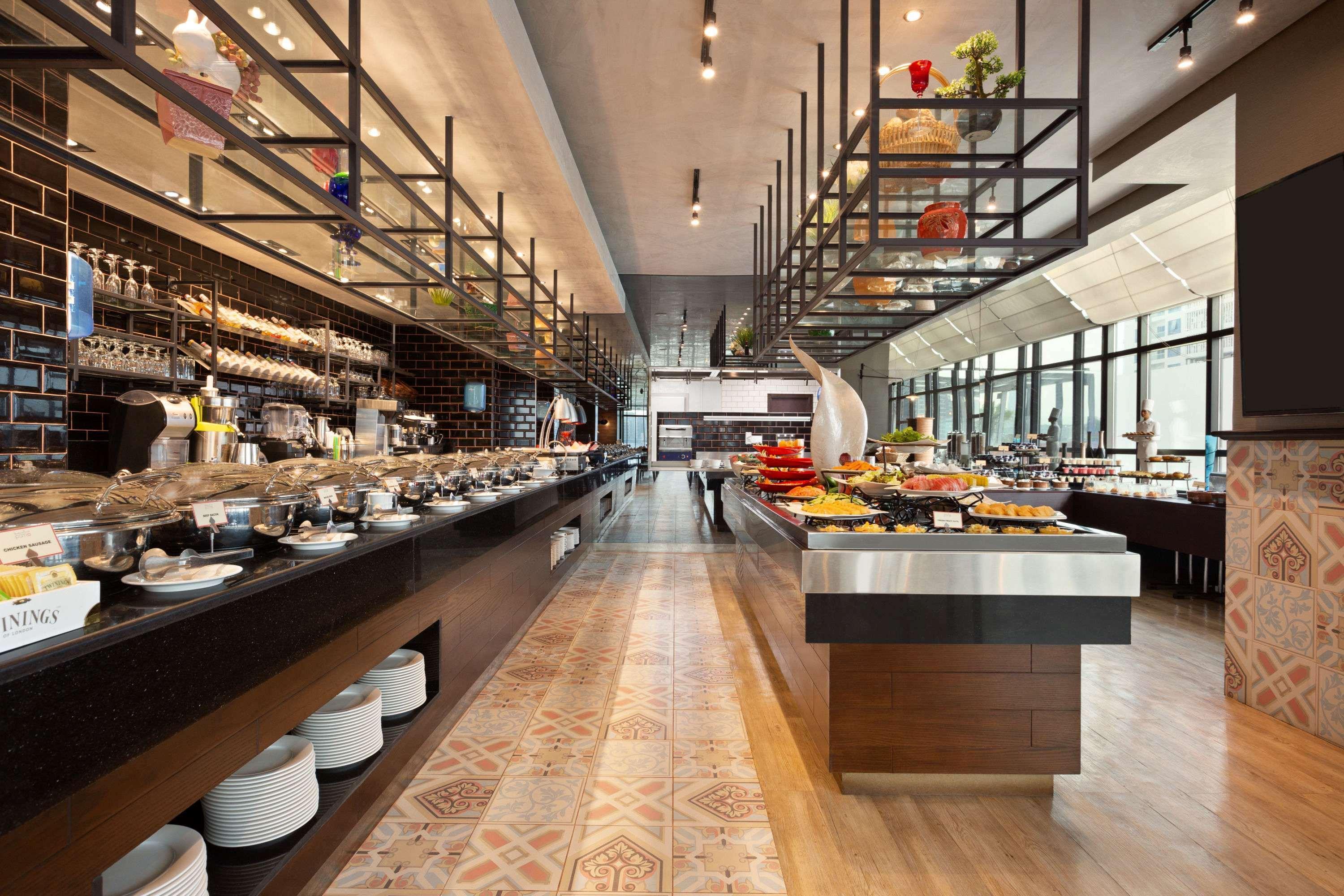 Ramada By Wyndham Manama City Centre Екстериор снимка