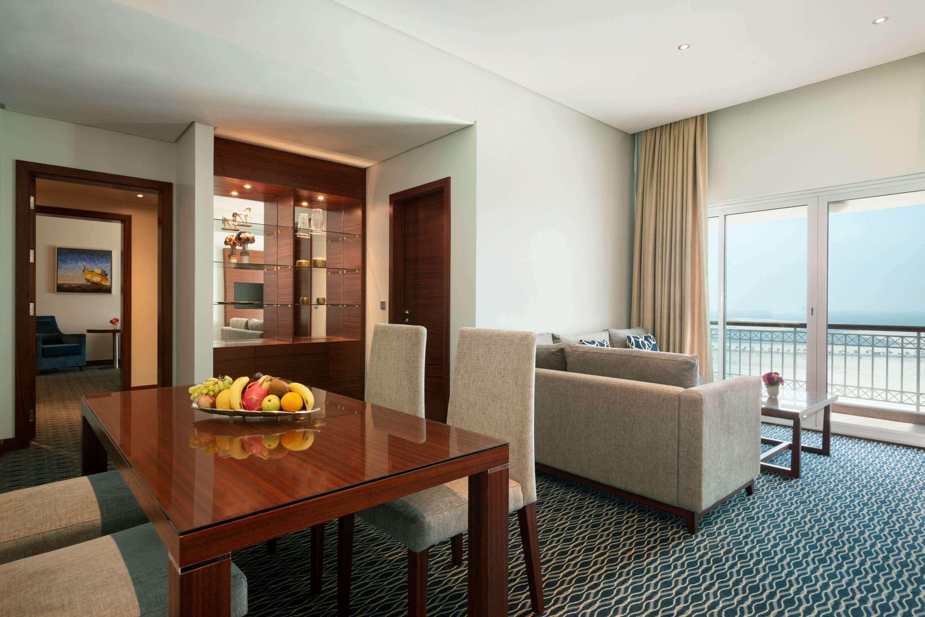 Ramada By Wyndham Manama City Centre Екстериор снимка