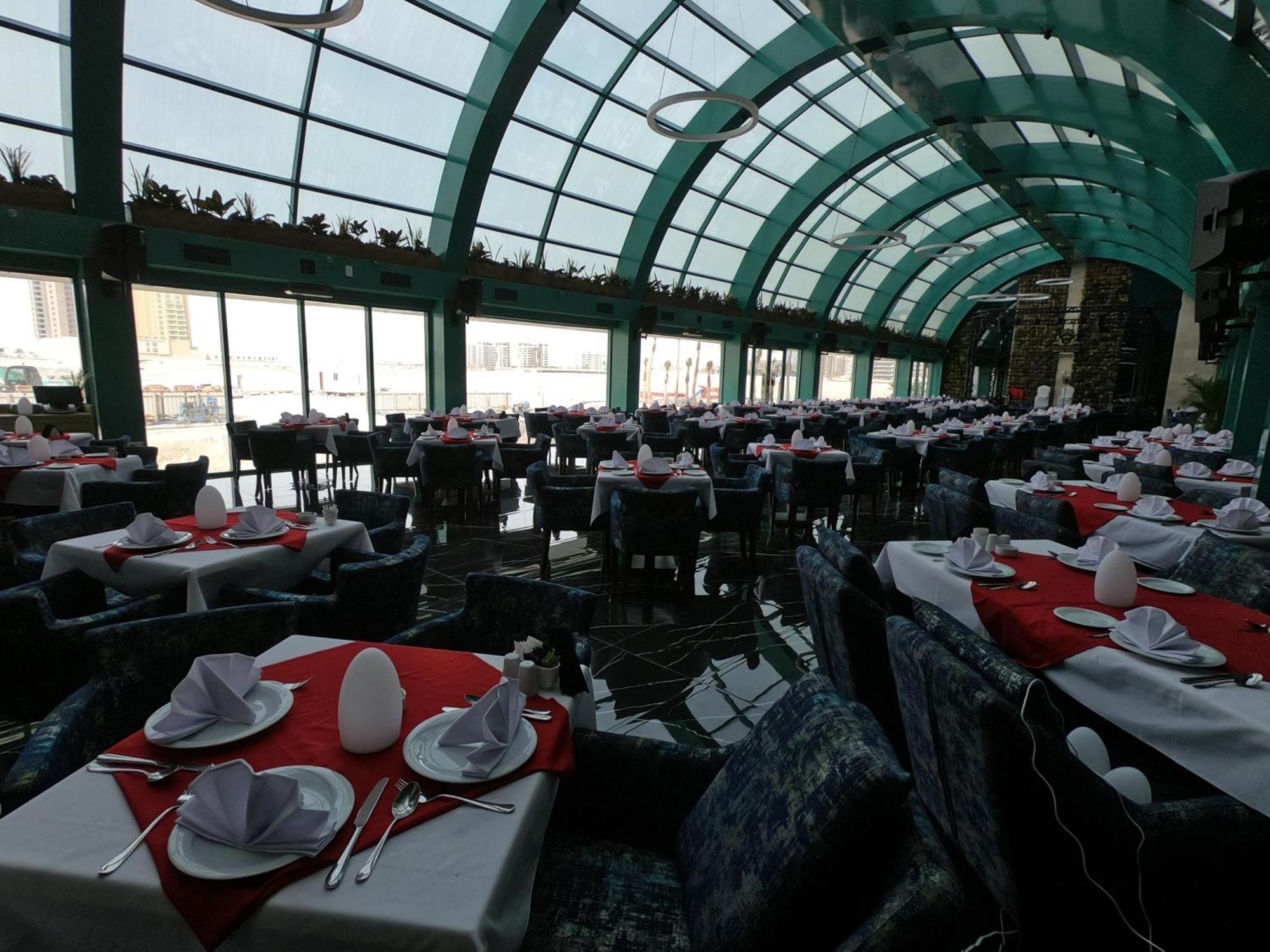 Ramada By Wyndham Manama City Centre Екстериор снимка