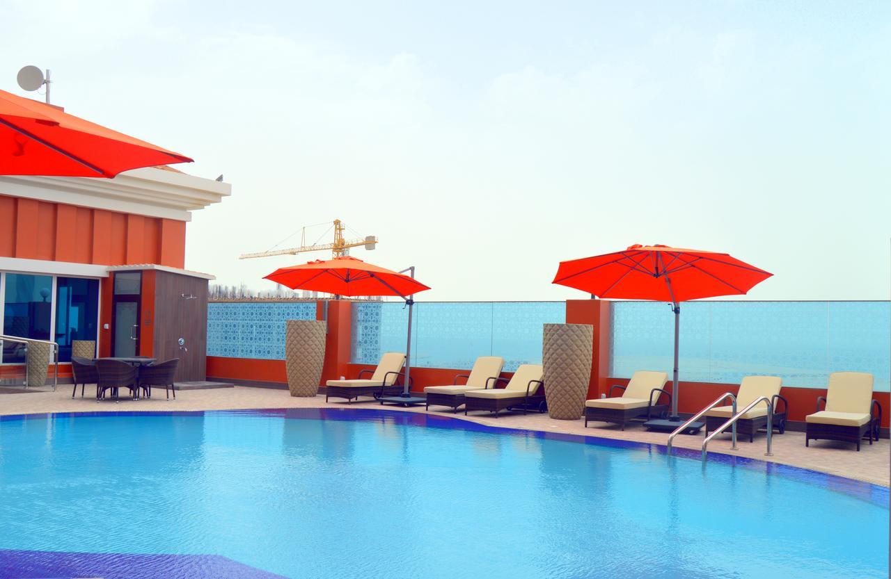 Ramada By Wyndham Manama City Centre Екстериор снимка