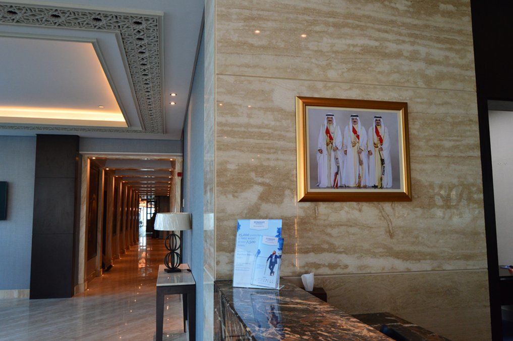 Ramada By Wyndham Manama City Centre Екстериор снимка